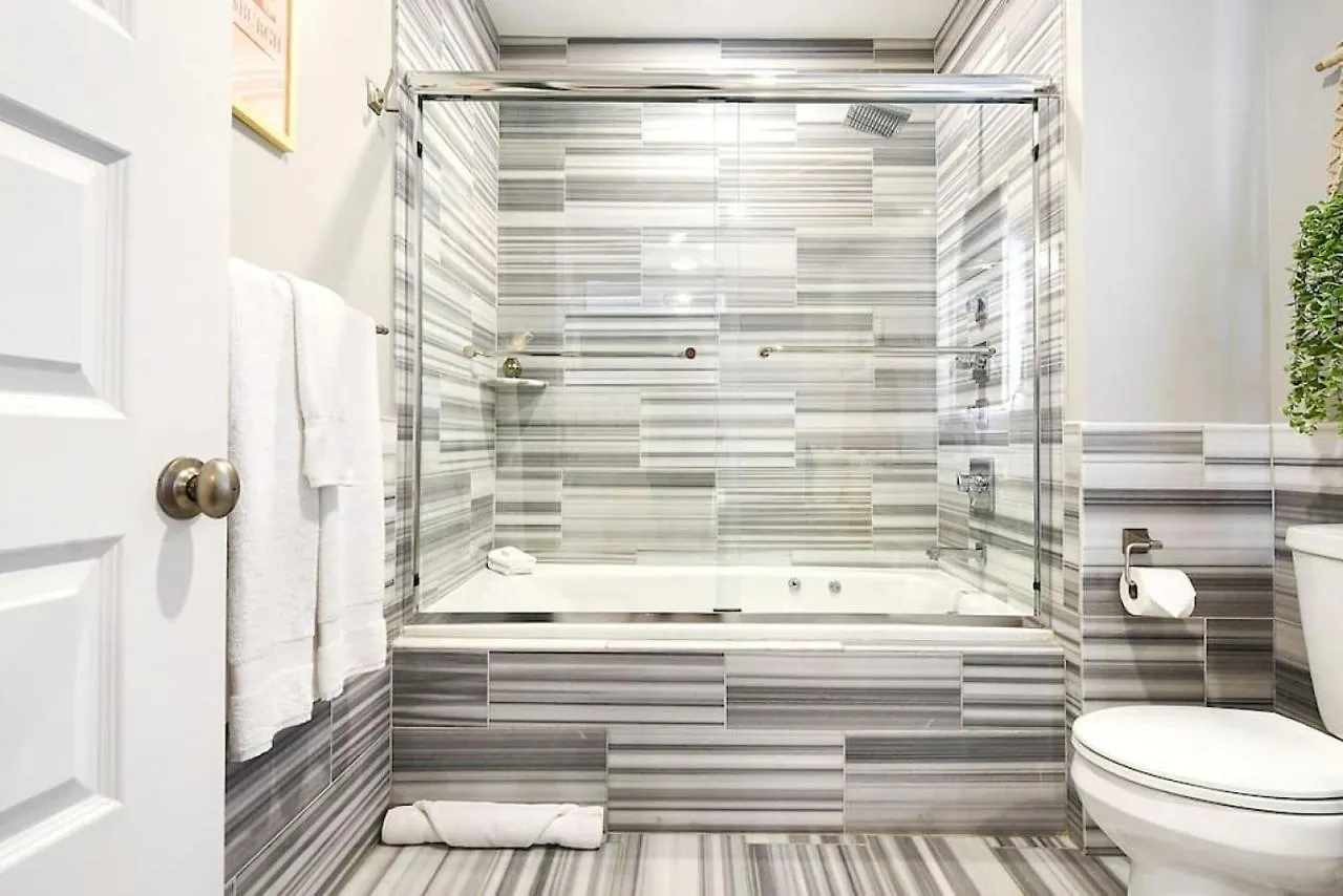 Apartment Hostwise Stays - The Washington At Chatham - Free Parking, Private Gym, More! Pittsburgh