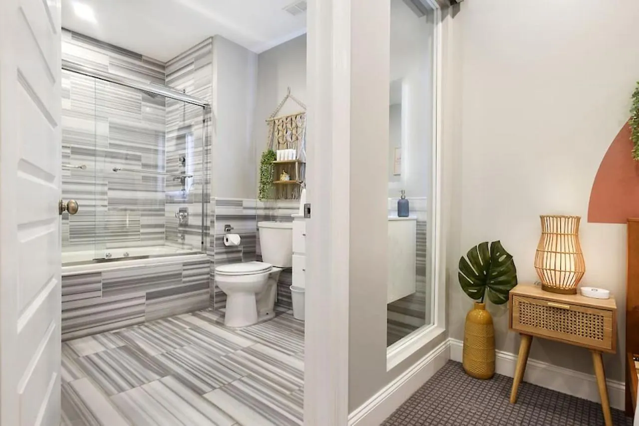 Apartment Hostwise Stays - The Washington At Chatham - Free Parking, Private Gym, More! Pittsburgh United States
