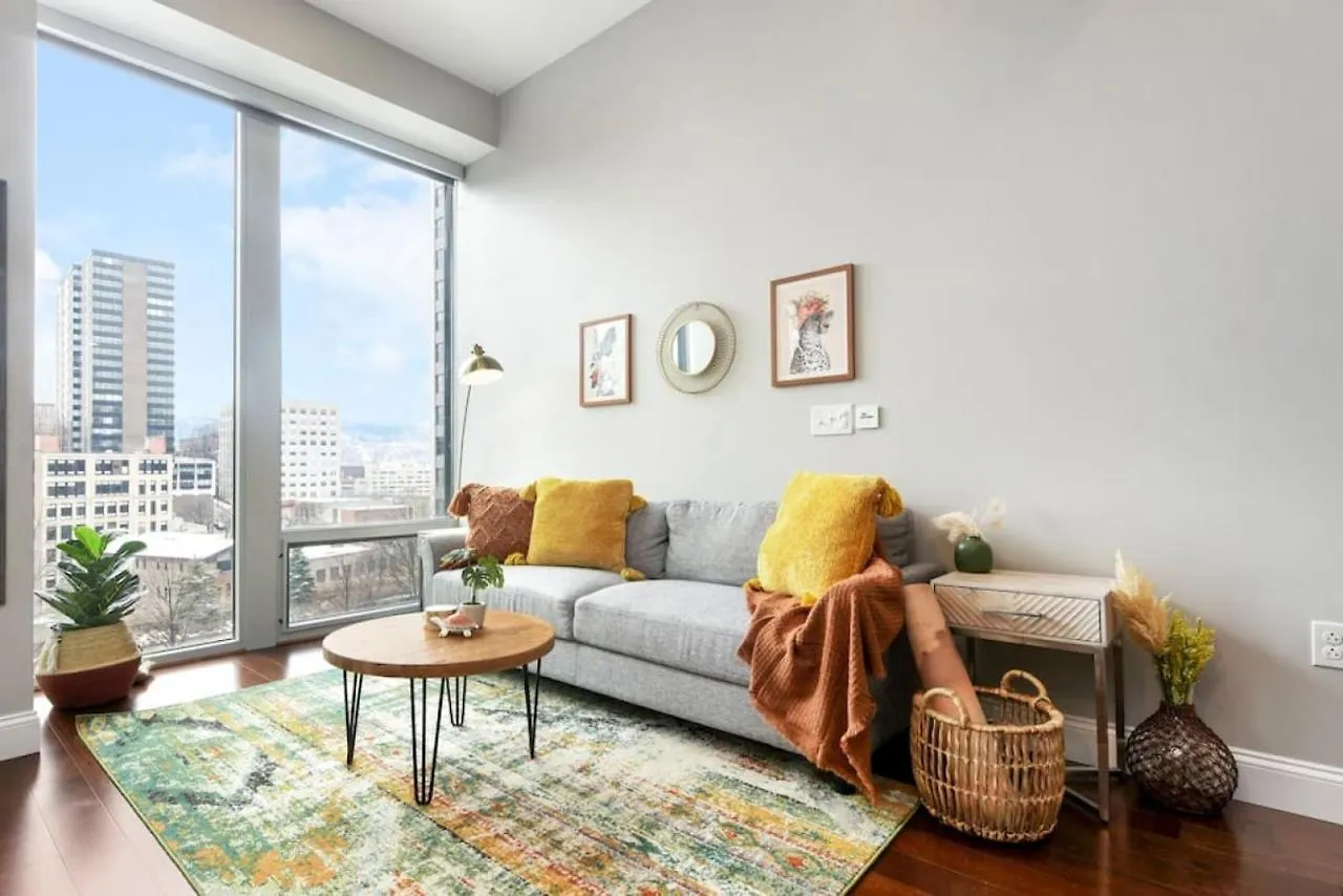 Hostwise Stays - The Washington At Chatham - Free Parking, Private Gym, More! Pittsburgh