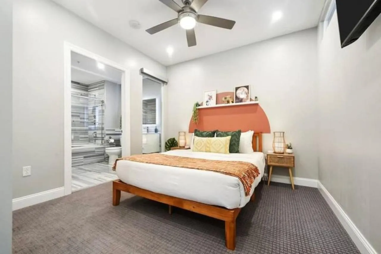 Apartamento Hostwise Stays - The Washington At Chatham - Free Parking, Private Gym, More! Pittsburgh Estados Unidos