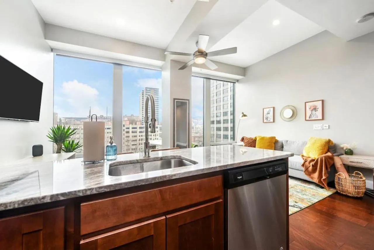 Apartment Hostwise Stays - The Washington At Chatham - Free Parking, Private Gym, More! Pittsburgh